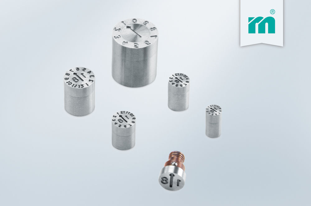 Stamps with latching function for even higher process reliability